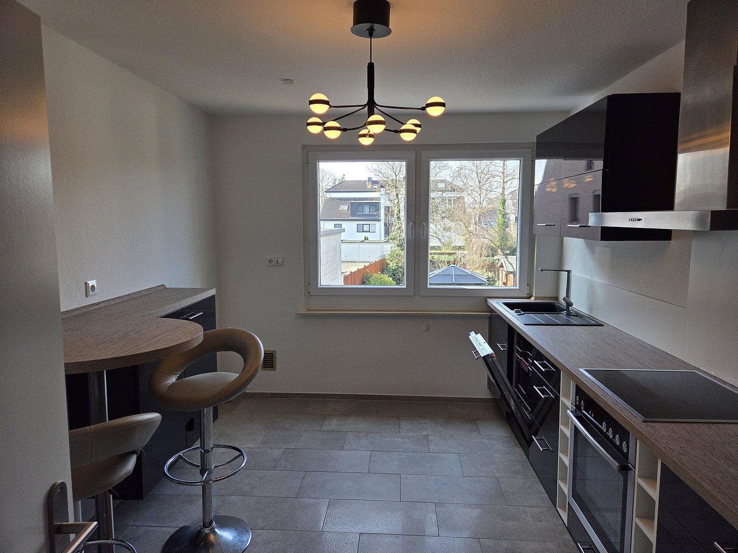 Prodej bytu 3+1 94 m², Düsseldorfer Straße 13, Meerbusch, Severní Porýní-Vestfálsko Prodej bytu 3+1 94 m², Düsseldorfer Straße 13, Meerbusch, Severní Porýní-Vestfálsko
