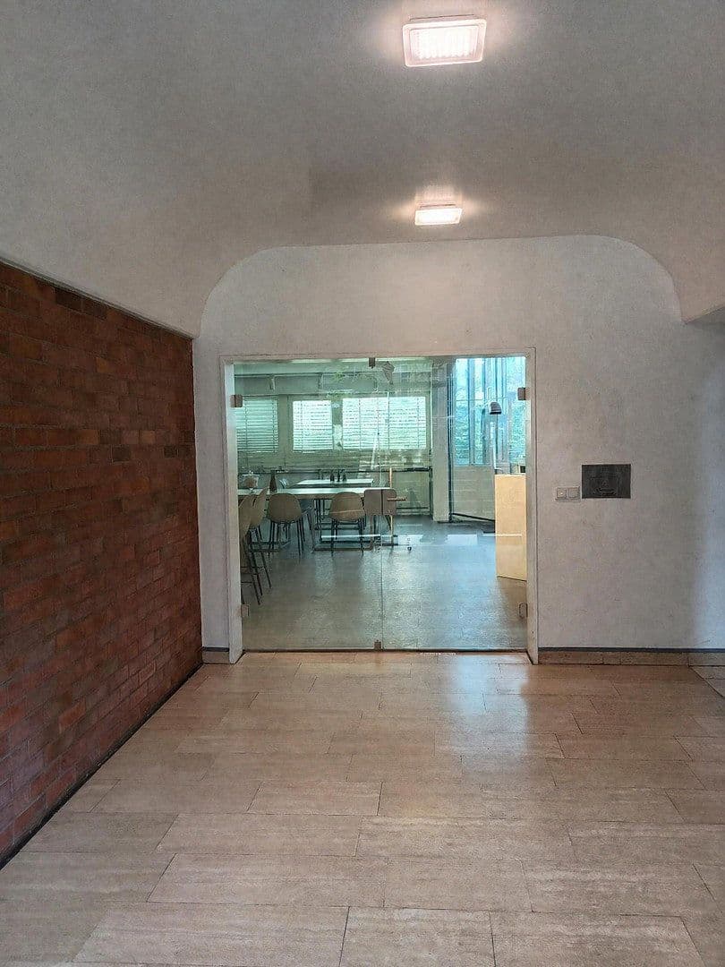 Pronájem kanceláře 106 m², Düsseldorf, Severní Porýní-Vestfálsko Pronájem kanceláře 106 m², Düsseldorf, Severní Porýní-Vestfálsko