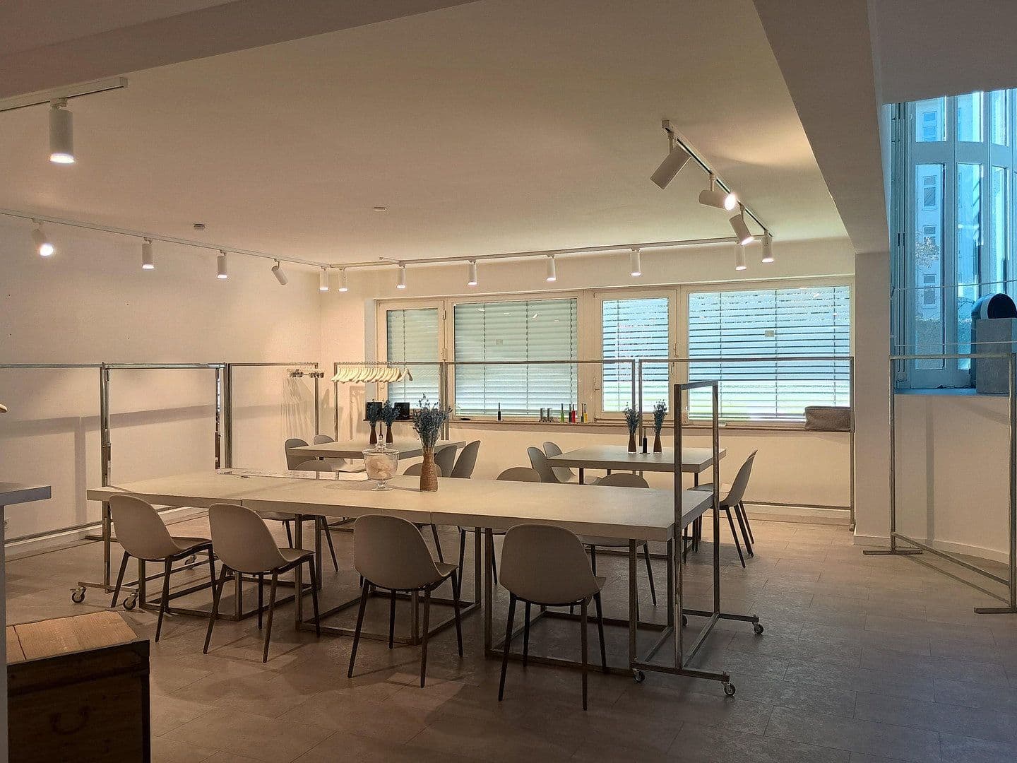 Pronájem kanceláře 106 m², Düsseldorf, Severní Porýní-Vestfálsko Pronájem kanceláře 106 m², Düsseldorf, Severní Porýní-Vestfálsko