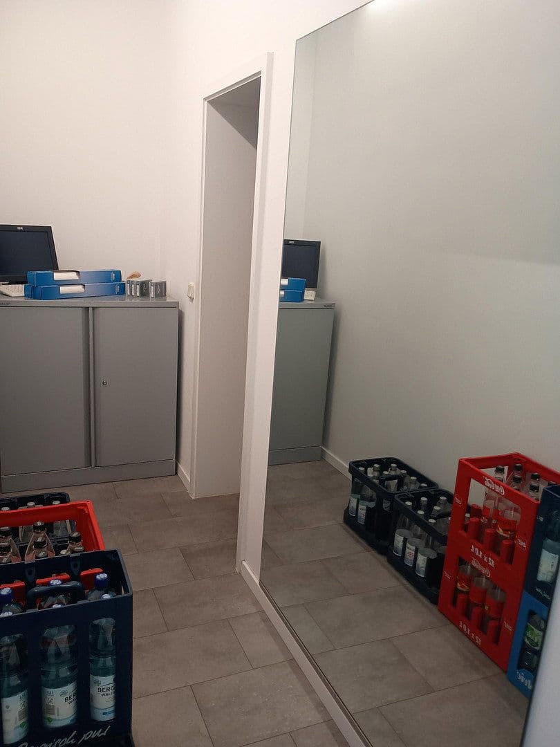 Pronájem kanceláře 106 m², Düsseldorf, Severní Porýní-Vestfálsko Pronájem kanceláře 106 m², Düsseldorf, Severní Porýní-Vestfálsko