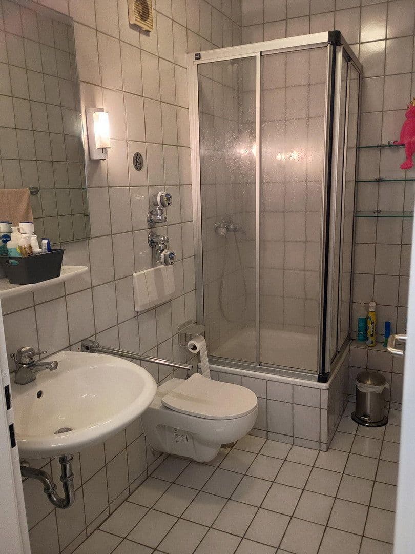 Pronájem kanceláře 106 m², Düsseldorf, Severní Porýní-Vestfálsko Pronájem kanceláře 106 m², Düsseldorf, Severní Porýní-Vestfálsko