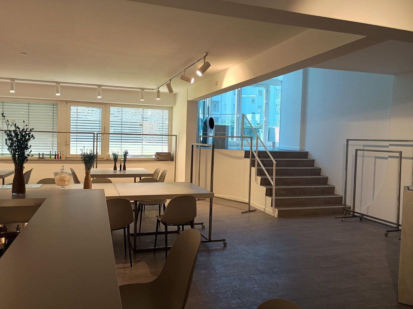 Pronájem kanceláře 106 m², Düsseldorf, Severní Porýní-Vestfálsko Pronájem kanceláře 106 m², Düsseldorf, Severní Porýní-Vestfálsko
