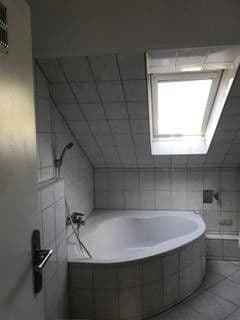 Pronájem bytu 2+1 60 m², Friedenstraße 22A, Wiesbaden, Hessen Pronájem bytu 2+1 60 m², Friedenstraße 22A, Wiesbaden, Hessen