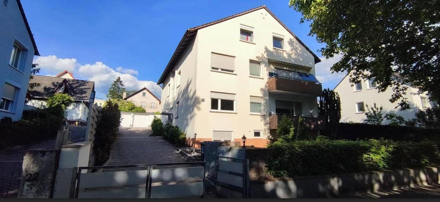 Pronájem bytu 2+1 60 m², Friedenstraße 22A, Wiesbaden, Hessen Pronájem bytu 2+1 60 m², Friedenstraße 22A, Wiesbaden, Hessen