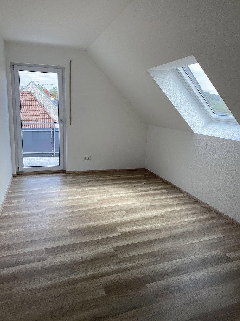 Pronájem bytu 4+kk 117 m², Hauptstraße 31, Erlenbach, Bádensko-Württembersko Pronájem bytu 4+kk 117 m², Hauptstraße 31, Erlenbach, Bádensko-Württembersko