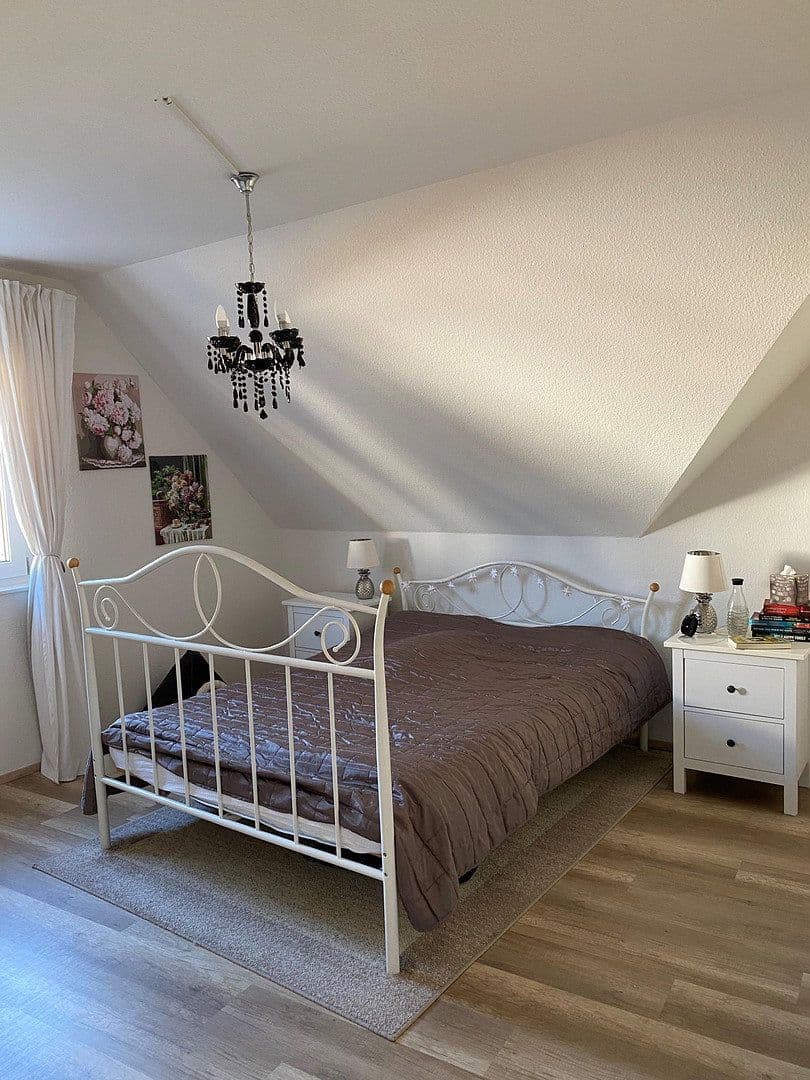 Pronájem bytu 4+kk 117 m², Hauptstraße 31, Erlenbach, Bádensko-Württembersko Pronájem bytu 4+kk 117 m², Hauptstraße 31, Erlenbach, Bádensko-Württembersko