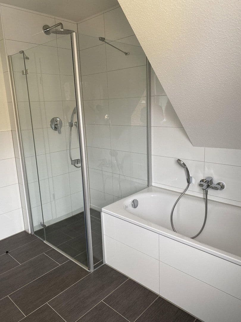 Pronájem bytu 4+kk 117 m², Hauptstraße 31, Erlenbach, Bádensko-Württembersko Pronájem bytu 4+kk 117 m², Hauptstraße 31, Erlenbach, Bádensko-Württembersko