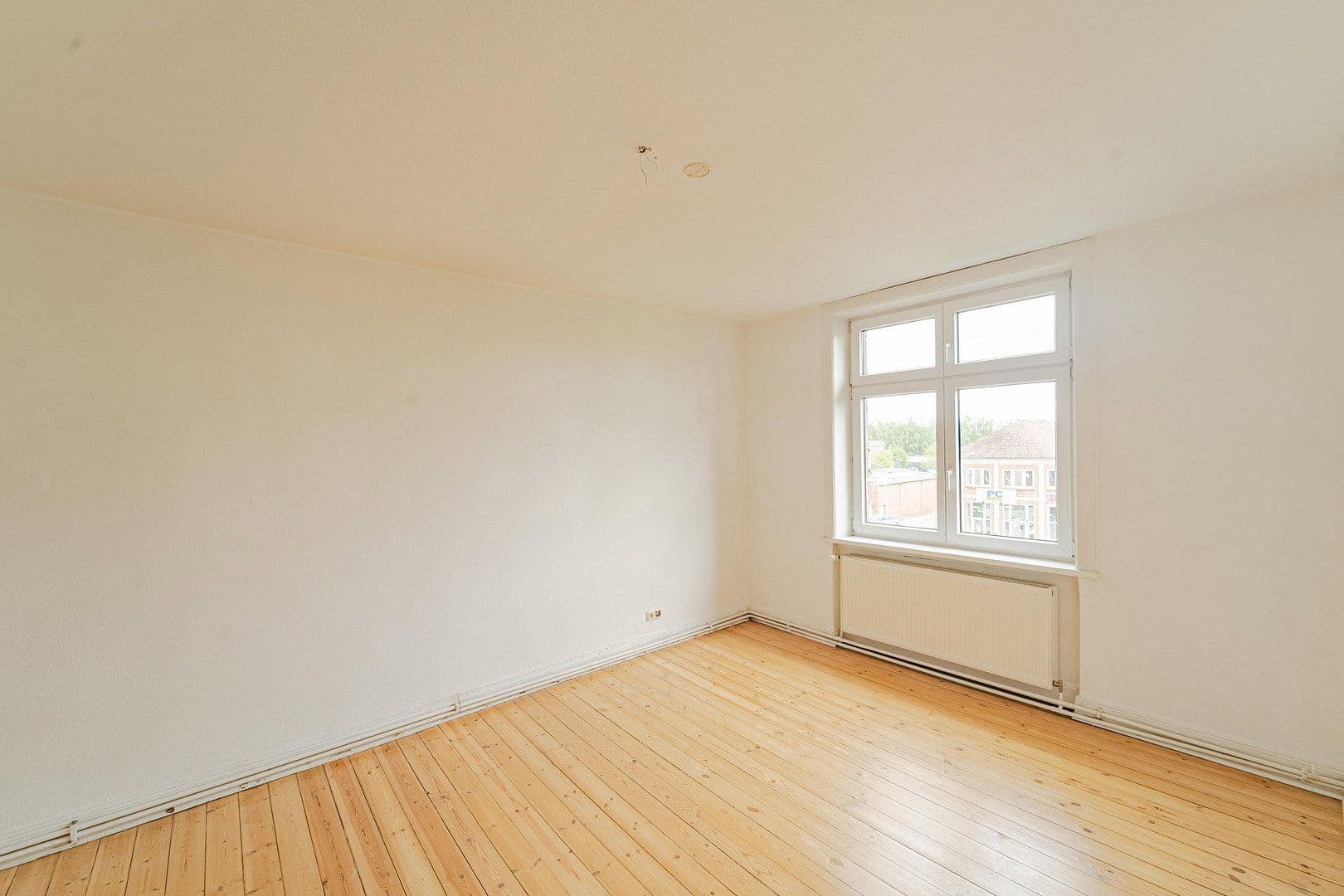 Pronájem bytu 3+1 92 m², Schwartauer Allee 121, Lübeck, Šlesvicko-Holštýnsko Pronájem bytu 3+1 92 m², Schwartauer Allee 121, Lübeck, Šlesvicko-Holštýnsko