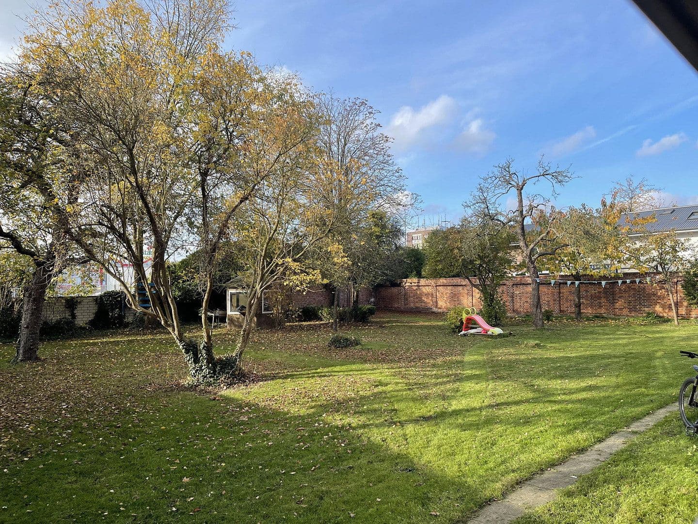 Pronájem bytu 3+1 92 m², Schwartauer Allee 121, Lübeck, Šlesvicko-Holštýnsko Pronájem bytu 3+1 92 m², Schwartauer Allee 121, Lübeck, Šlesvicko-Holštýnsko
