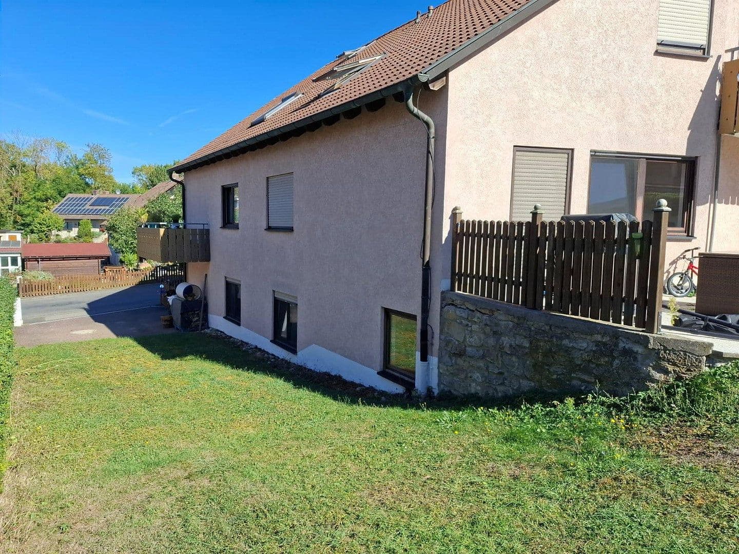 Prodej domu 543 m², pozemek 845 m², am Sportplatz 12, Gaukönigshofen, Bavorsko Prodej domu 543 m², pozemek 845 m², am Sportplatz 12, Gaukönigshofen, Bavorsko