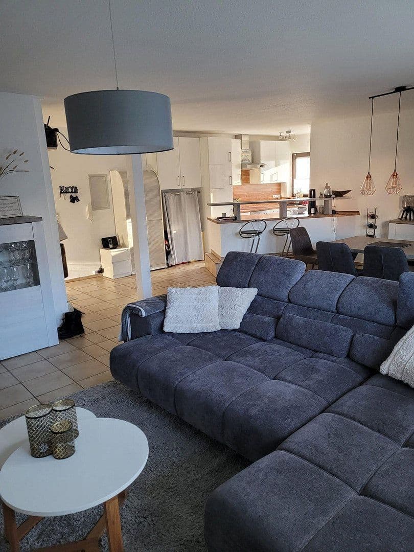 Prodej domu 543 m², pozemek 845 m², am Sportplatz 12, Gaukönigshofen, Bavorsko Prodej domu 543 m², pozemek 845 m², am Sportplatz 12, Gaukönigshofen, Bavorsko