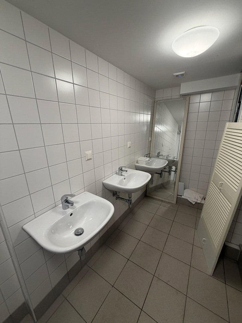 Pronájem nebytového prostoru 104 m², Berlin, Berlín Pronájem nebytového prostoru 104 m², Berlin, Berlín