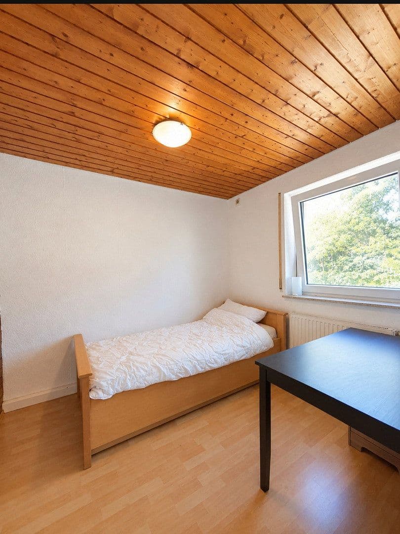 Pronájem domu 135 m², pozemek 1.000 m², Rißstraße 41, Ehingen (Donau), Bádensko-Württembersko Pronájem domu 135 m², pozemek 1.000 m², Rißstraße 41, Ehingen (Donau), Bádensko-Württembersko