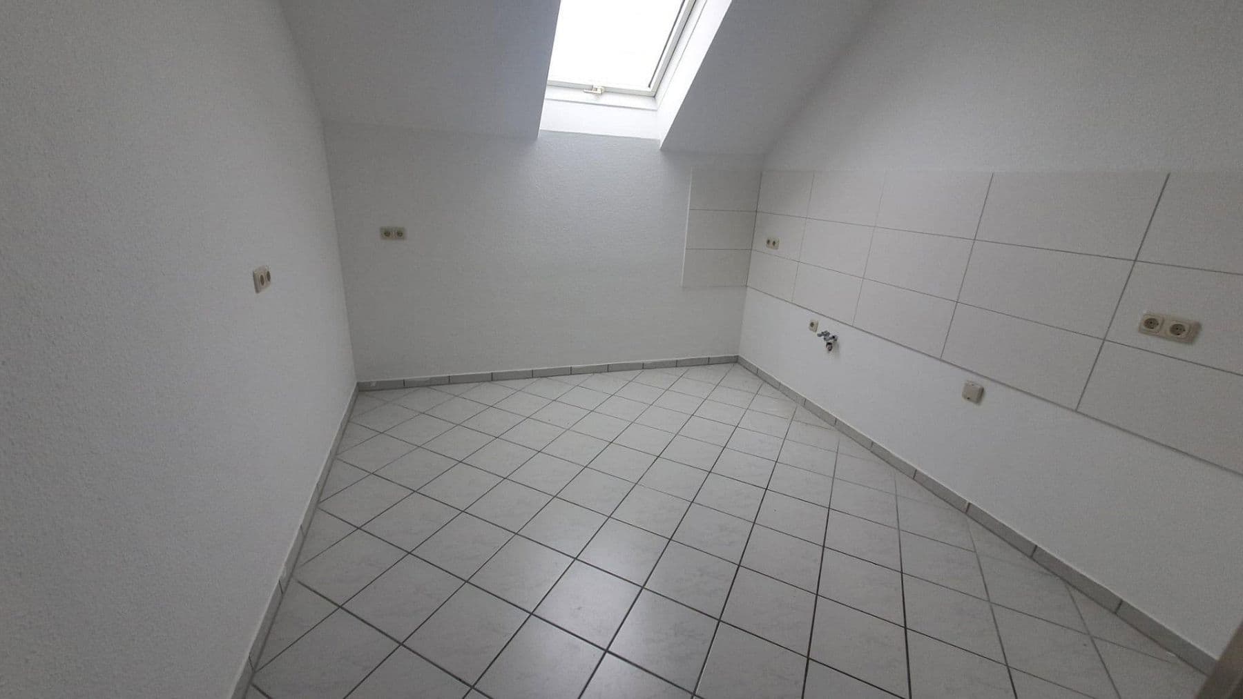 Pronájem bytu 3+1 78 m², Eichenweg 3, Zerbst/Anhalt, Sasko-Anhaltsko Pronájem bytu 3+1 78 m², Eichenweg 3, Zerbst/Anhalt, Sasko-Anhaltsko