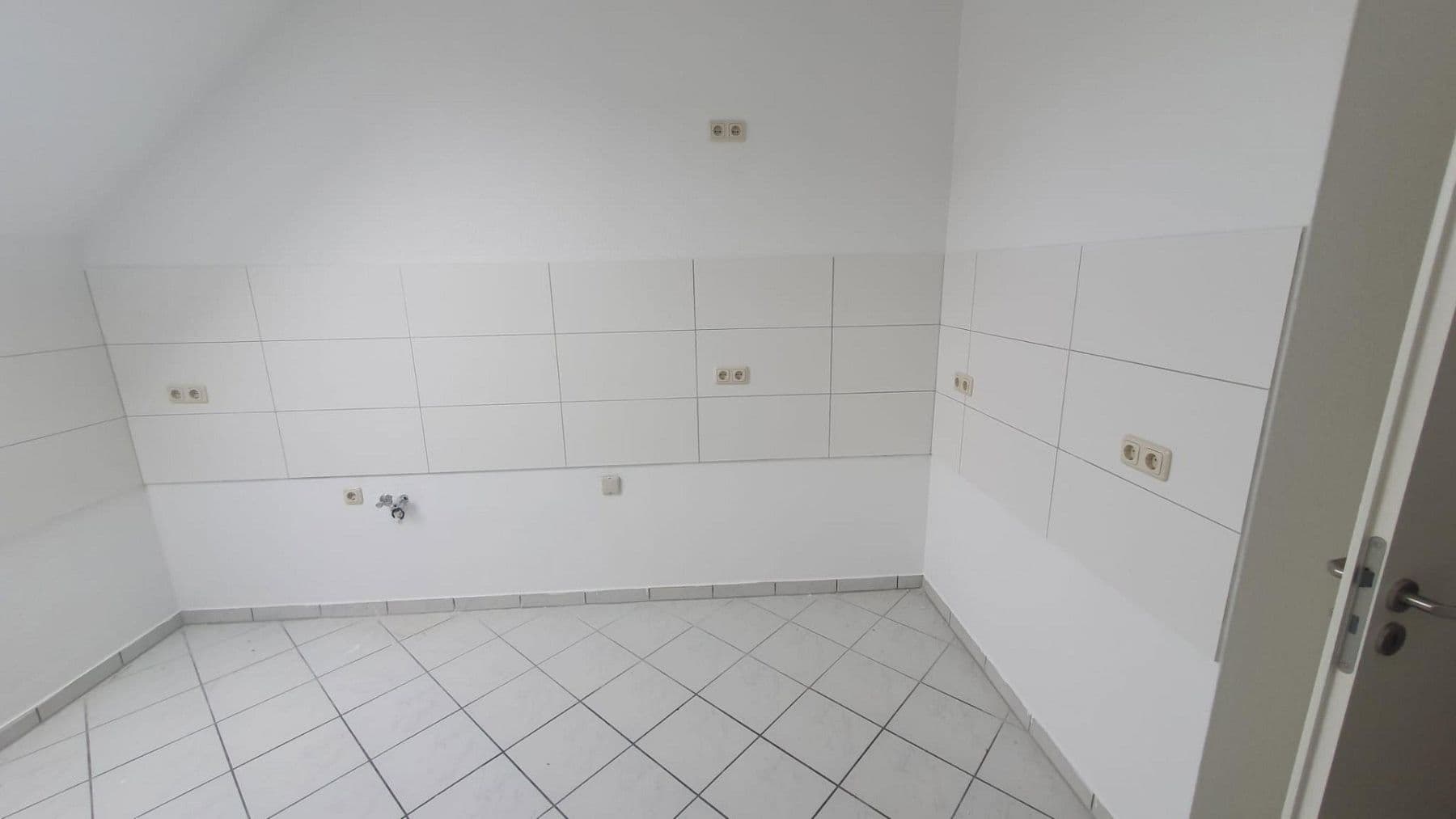 Pronájem bytu 3+1 78 m², Eichenweg 3, Zerbst/Anhalt, Sasko-Anhaltsko Pronájem bytu 3+1 78 m², Eichenweg 3, Zerbst/Anhalt, Sasko-Anhaltsko