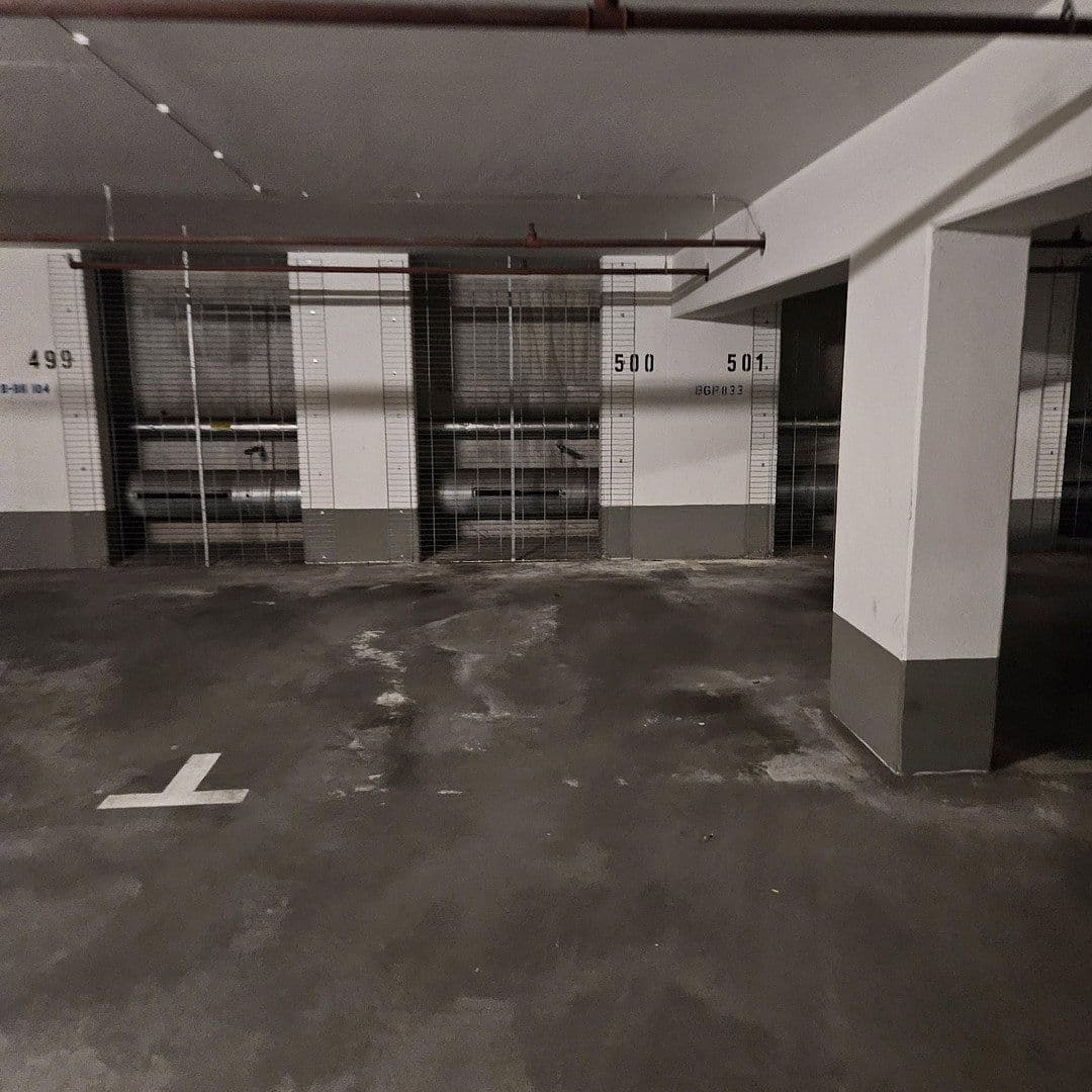Prodej garáže 10 m², Erich-Weinert-Str 133-143A, Berlin, Berlín Prodej garáže 10 m², Erich-Weinert-Str 133-143A, Berlin, Berlín