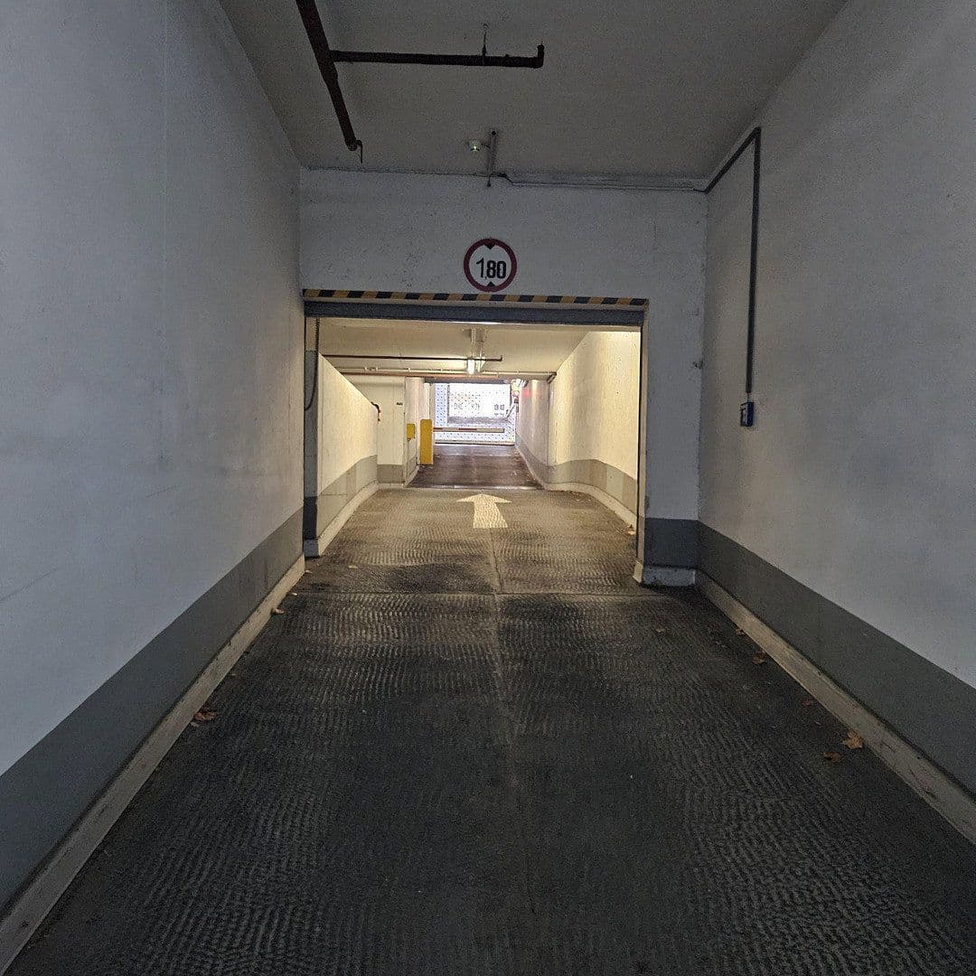 Prodej garáže 10 m², Erich-Weinert-Str 133-143A, Berlin, Berlín Prodej garáže 10 m², Erich-Weinert-Str 133-143A, Berlin, Berlín