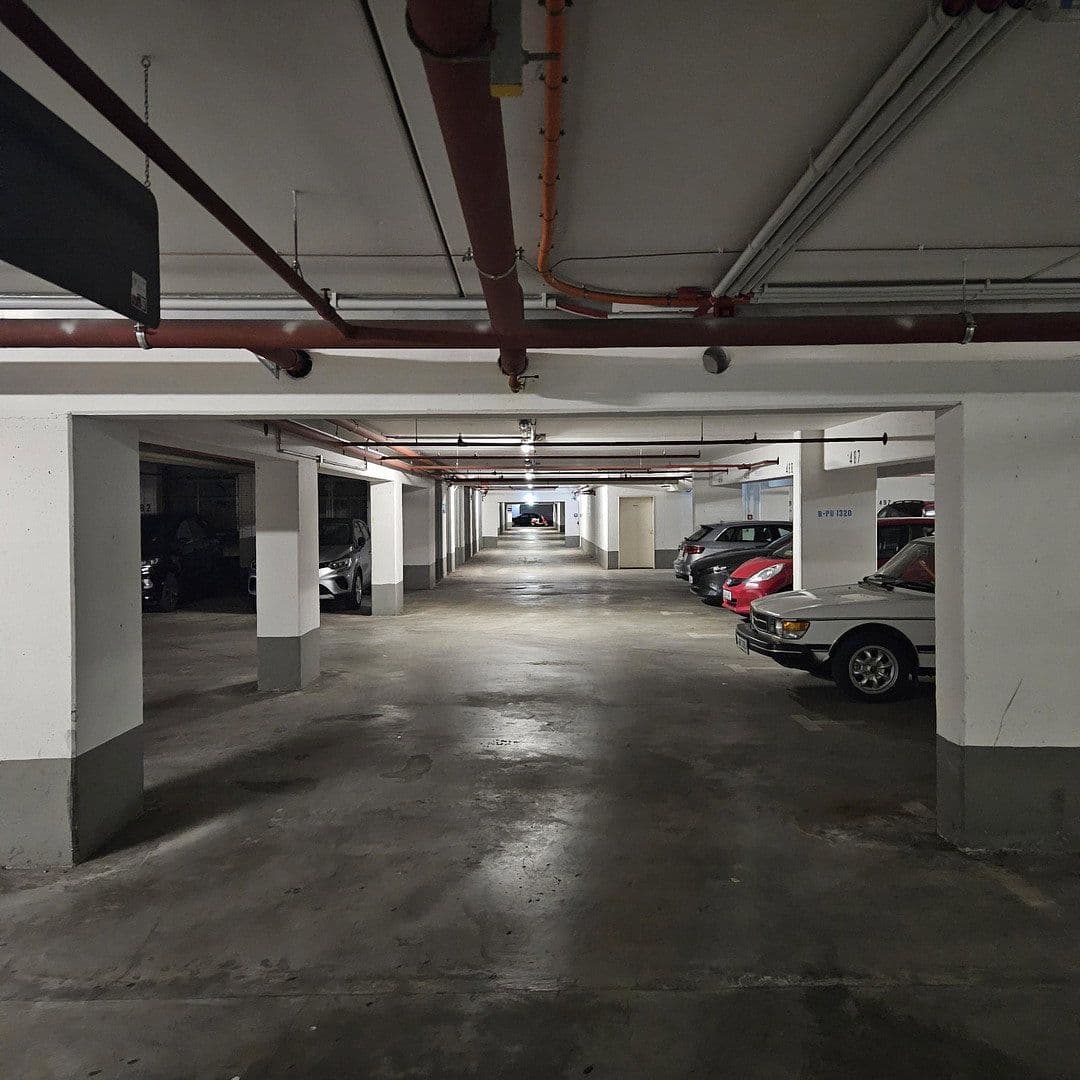 Prodej garáže 10 m², Erich-Weinert-Str 133-143A, Berlin, Berlín Prodej garáže 10 m², Erich-Weinert-Str 133-143A, Berlin, Berlín