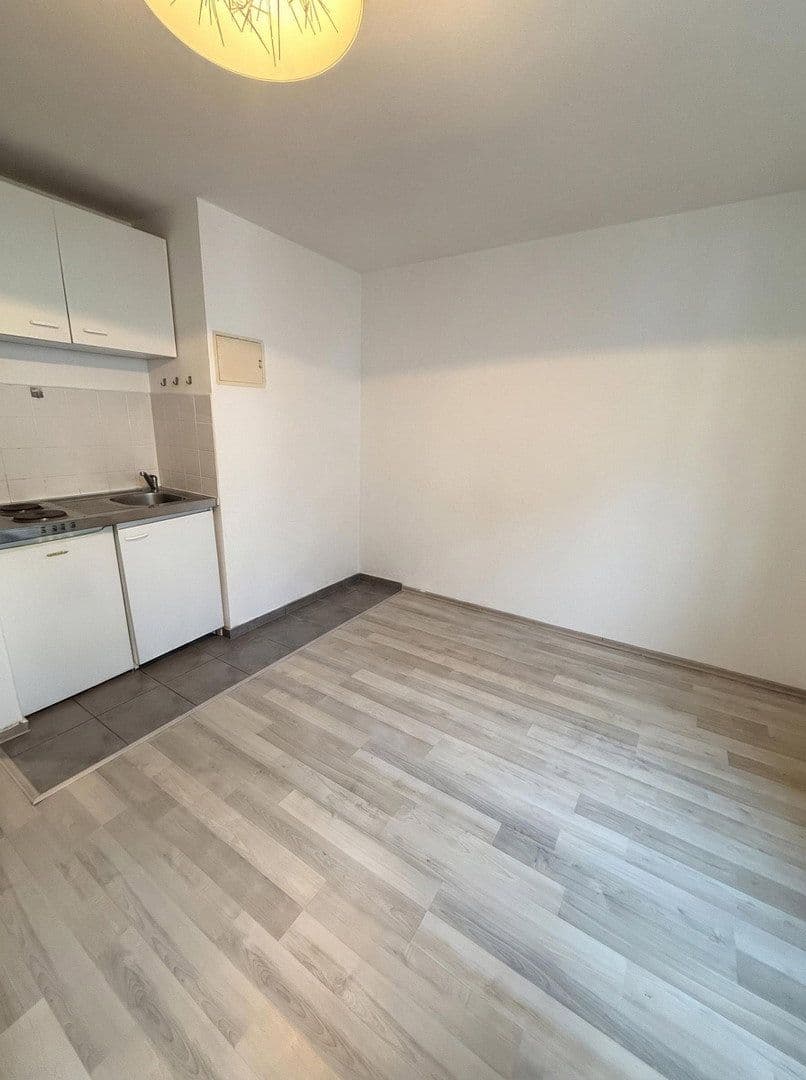 Pronájem bytu 1+1 22 m², Mannheim, Bádensko-Württembersko Pronájem bytu 1+1 22 m², Mannheim, Bádensko-Württembersko
