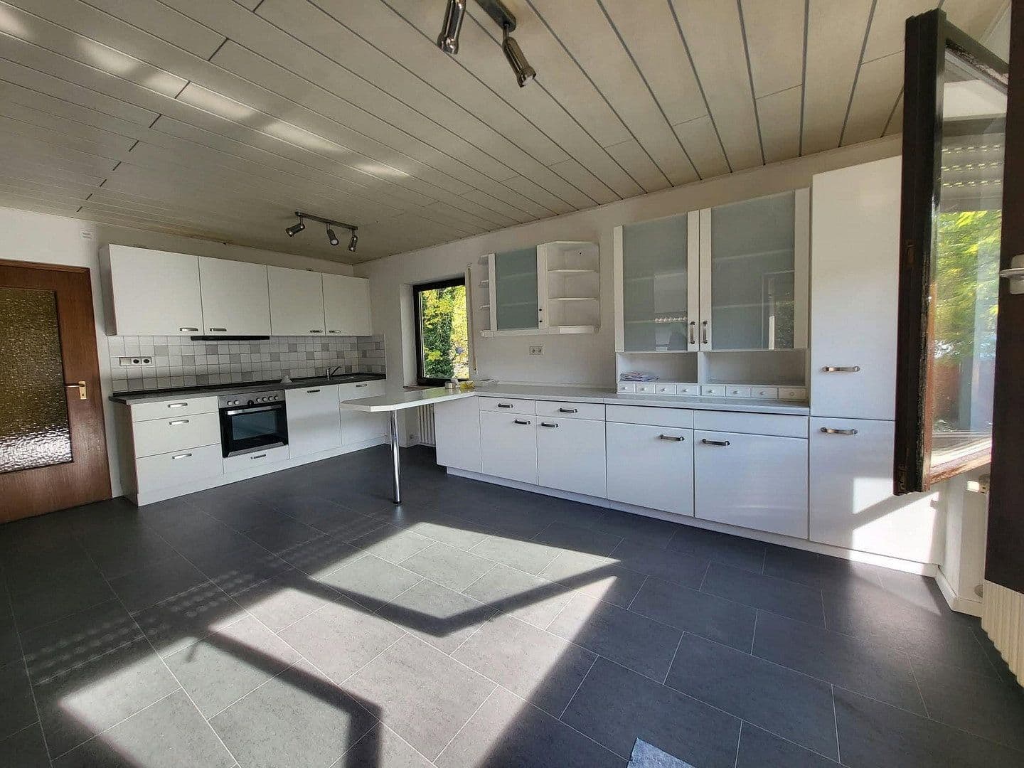 Pronájem bytu 3+1 98 m², Würzburg, Bavorsko Pronájem bytu 3+1 98 m², Würzburg, Bavorsko