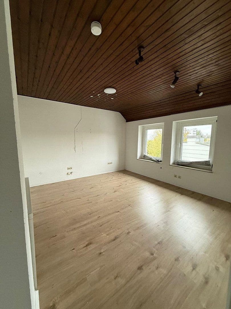 Pronájem bytu 3+kk 110 m², Dönhoffstr. 31, Solingen, Severní Porýní-Vestfálsko Pronájem bytu 3+kk 110 m², Dönhoffstr. 31, Solingen, Severní Porýní-Vestfálsko