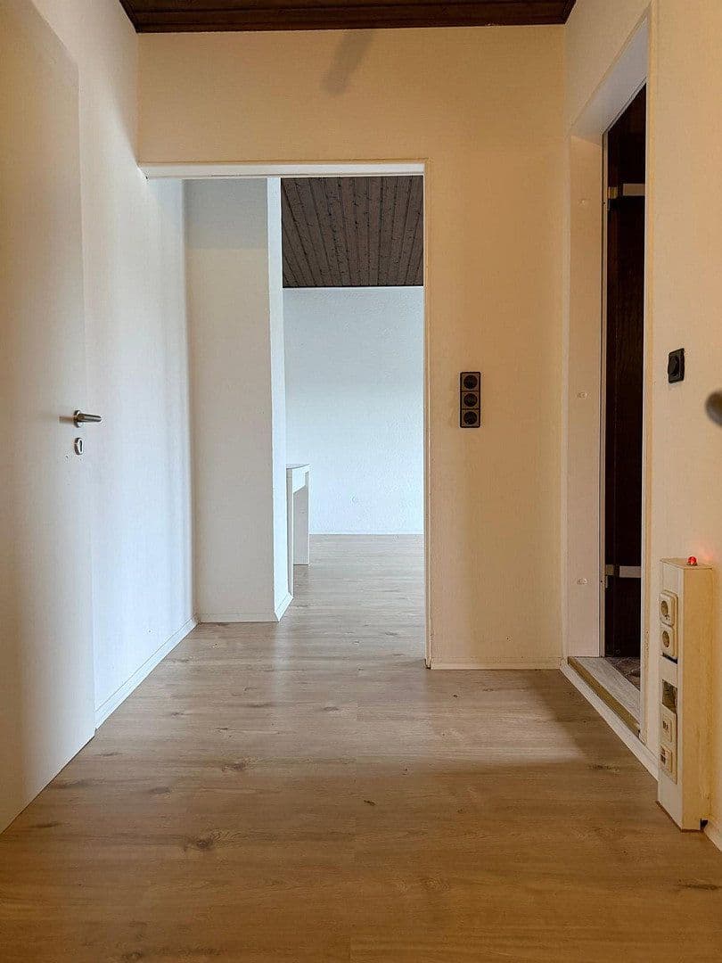 Pronájem bytu 3+kk 110 m², Dönhoffstr. 31, Solingen, Severní Porýní-Vestfálsko Pronájem bytu 3+kk 110 m², Dönhoffstr. 31, Solingen, Severní Porýní-Vestfálsko