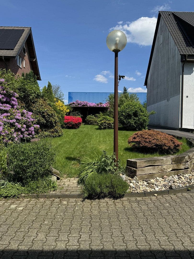 Pronájem bytu 3+kk 110 m², Dönhoffstr. 31, Solingen, Severní Porýní-Vestfálsko Pronájem bytu 3+kk 110 m², Dönhoffstr. 31, Solingen, Severní Porýní-Vestfálsko
