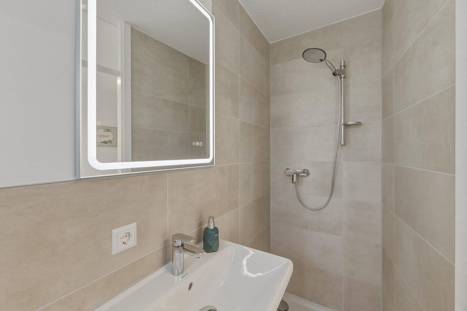 Prodej domu 112 m², pozemek 149 m², Nürtingen, Bádensko-Württembersko Prodej domu 112 m², pozemek 149 m², Nürtingen, Bádensko-Württembersko