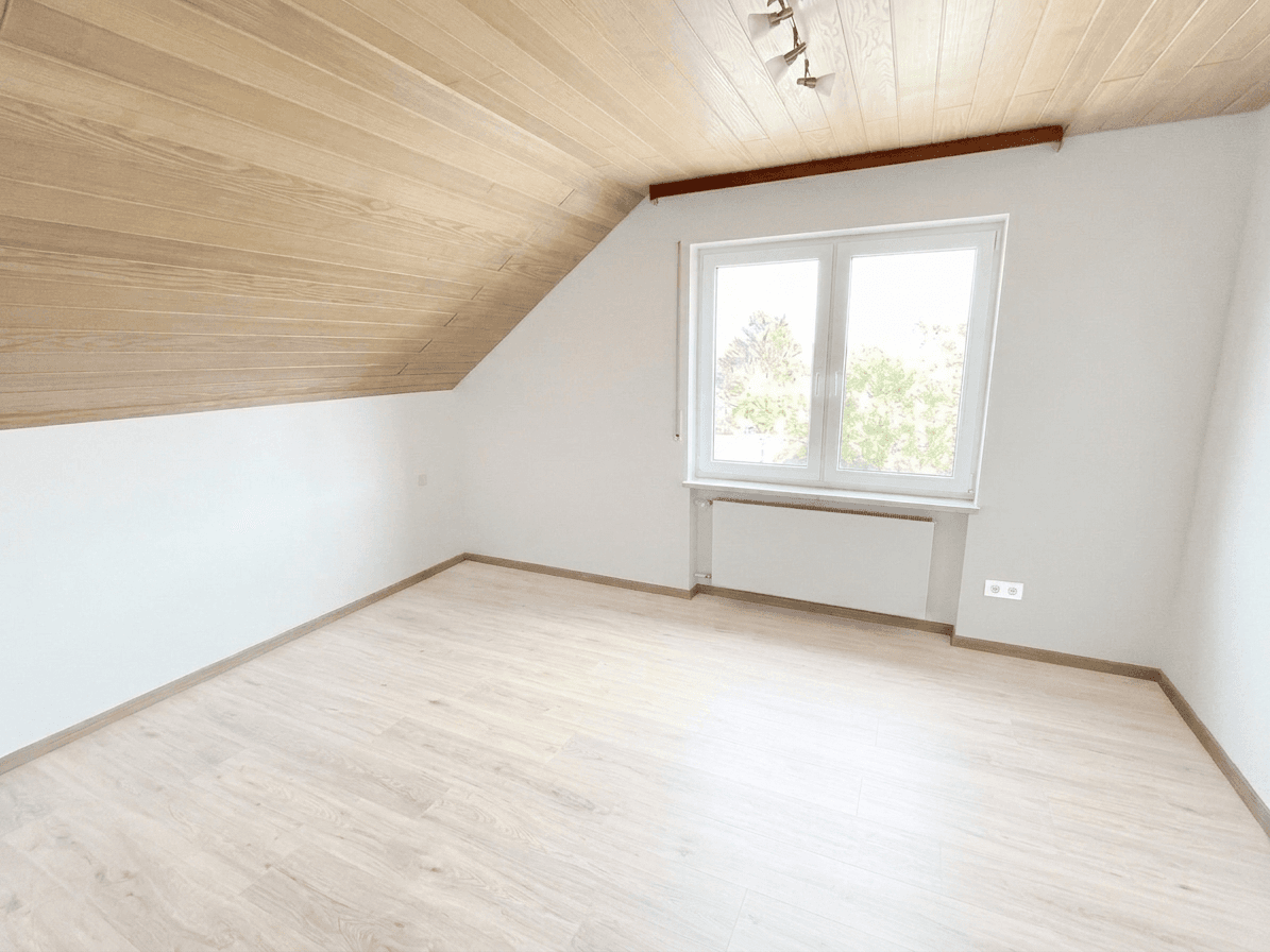 Pronájem domu 130 m², pozemek 374 m², Siegsdorfer Straße, München, Bavorsko Pronájem domu 130 m², pozemek 374 m², Siegsdorfer Straße, München, Bavorsko