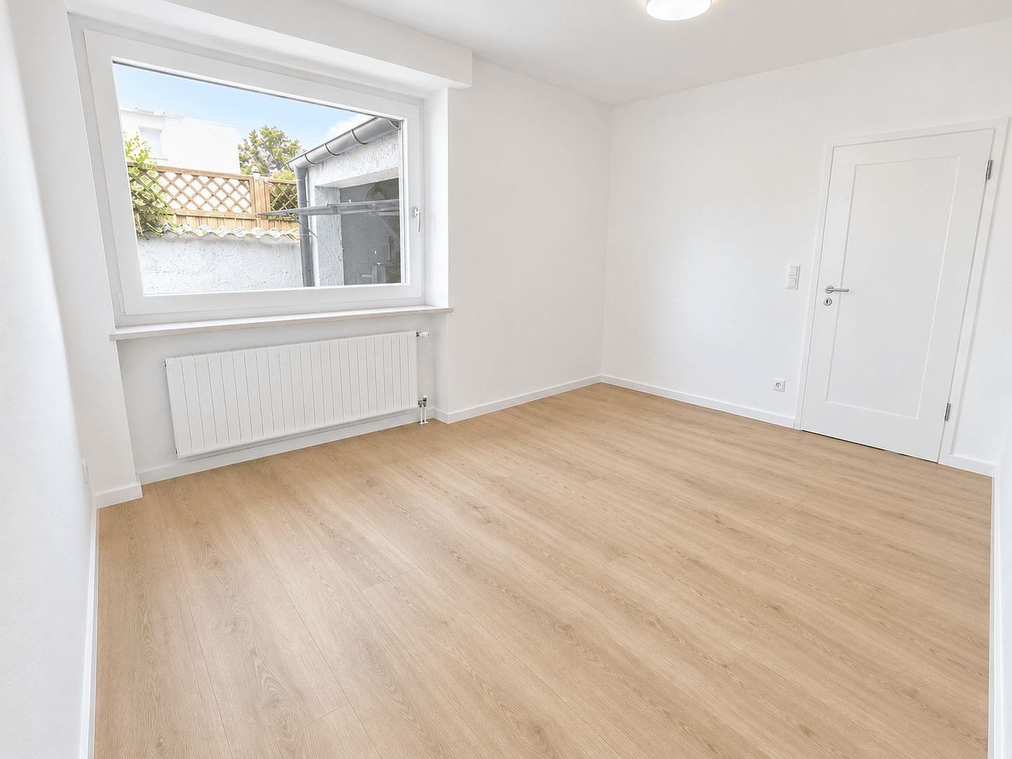 Pronájem domu 130 m², pozemek 374 m², Siegsdorfer Straße, München, Bavorsko Pronájem domu 130 m², pozemek 374 m², Siegsdorfer Straße, München, Bavorsko