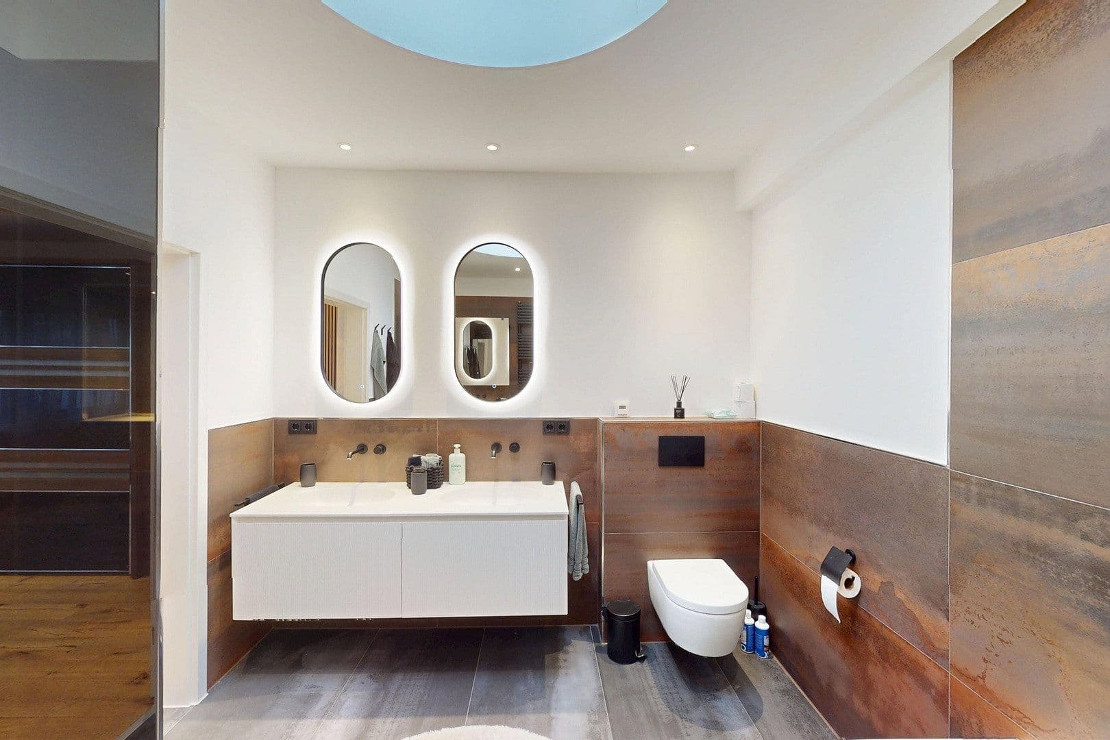 Pronájem bytu 4+1 142 m², Kiefernweg 5, Ratingen, Severní Porýní-Vestfálsko Pronájem bytu 4+1 142 m², Kiefernweg 5, Ratingen, Severní Porýní-Vestfálsko