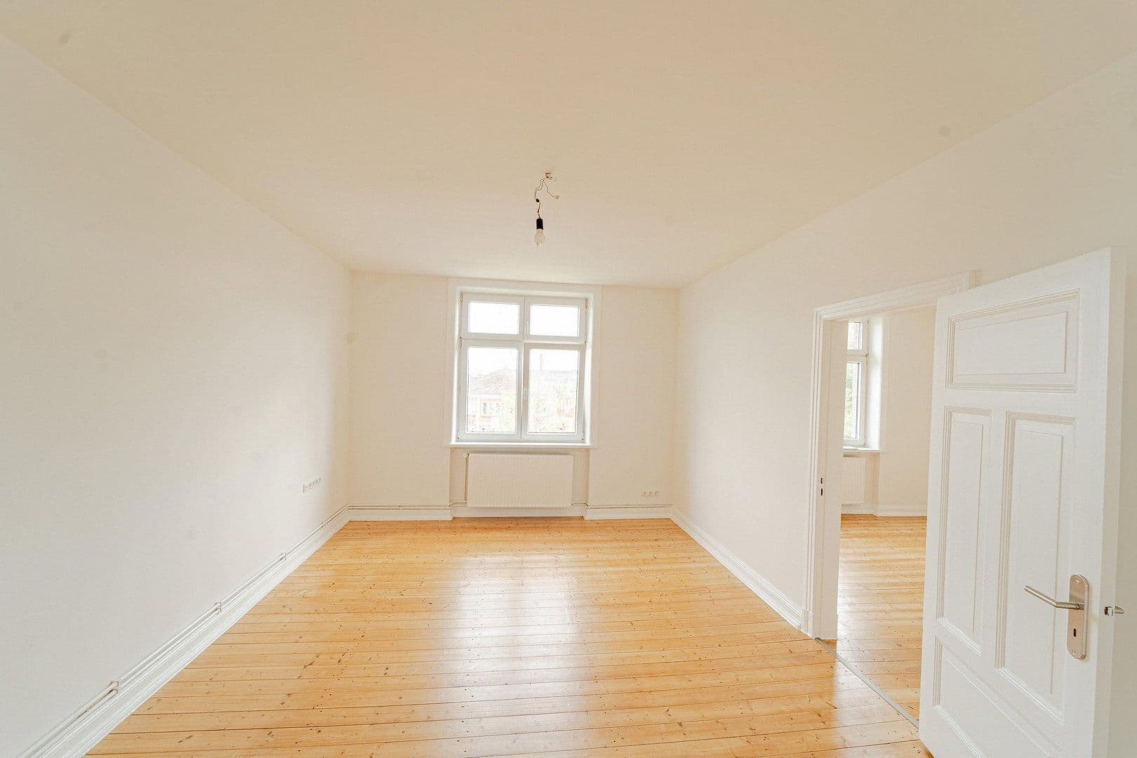 Pronájem bytu 2+1 65 m², Schwartauer Allee 121a, Lübeck, Šlesvicko-Holštýnsko Pronájem bytu 2+1 65 m², Schwartauer Allee 121a, Lübeck, Šlesvicko-Holštýnsko