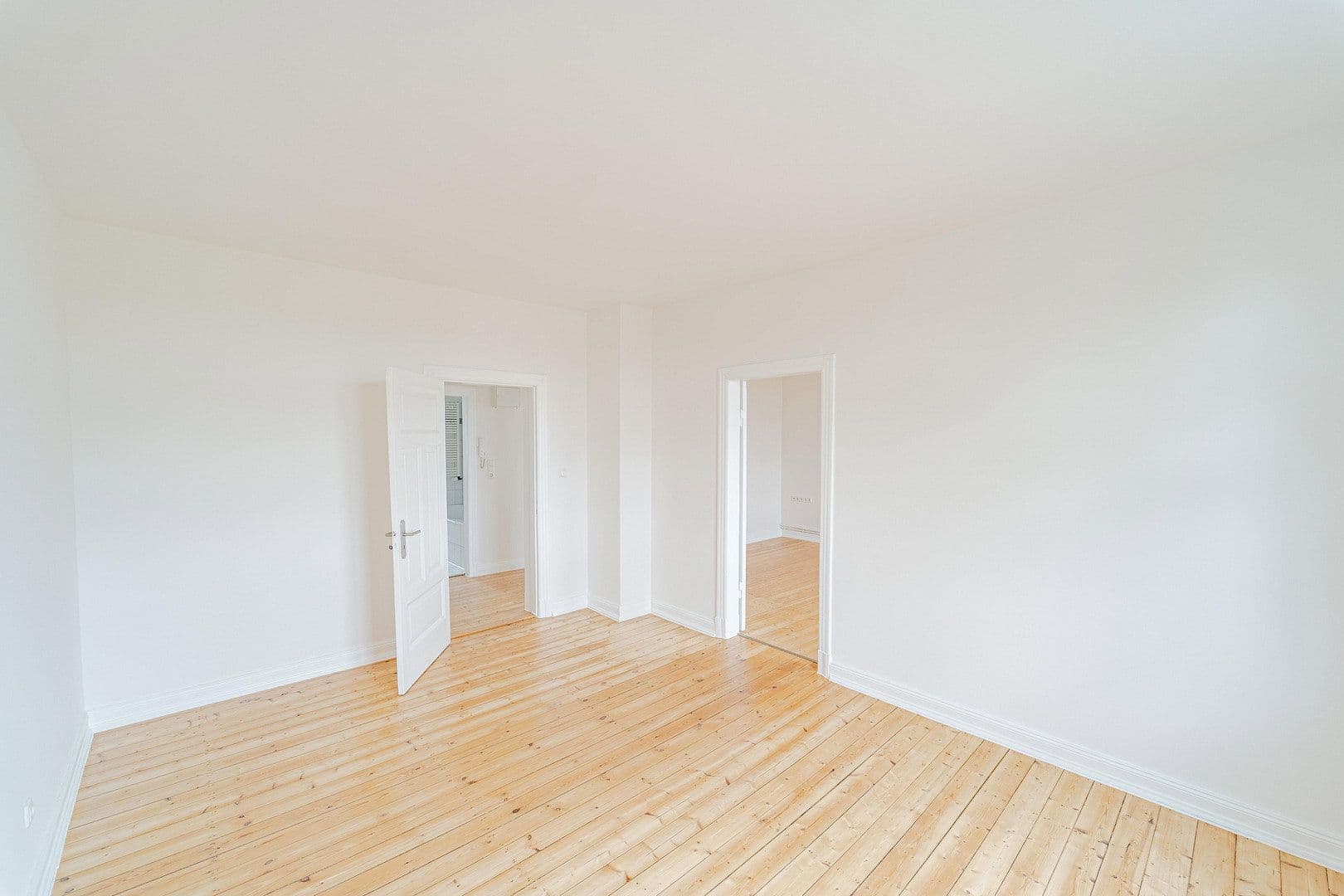 Pronájem bytu 2+1 65 m², Schwartauer Allee 121a, Lübeck, Šlesvicko-Holštýnsko Pronájem bytu 2+1 65 m², Schwartauer Allee 121a, Lübeck, Šlesvicko-Holštýnsko
