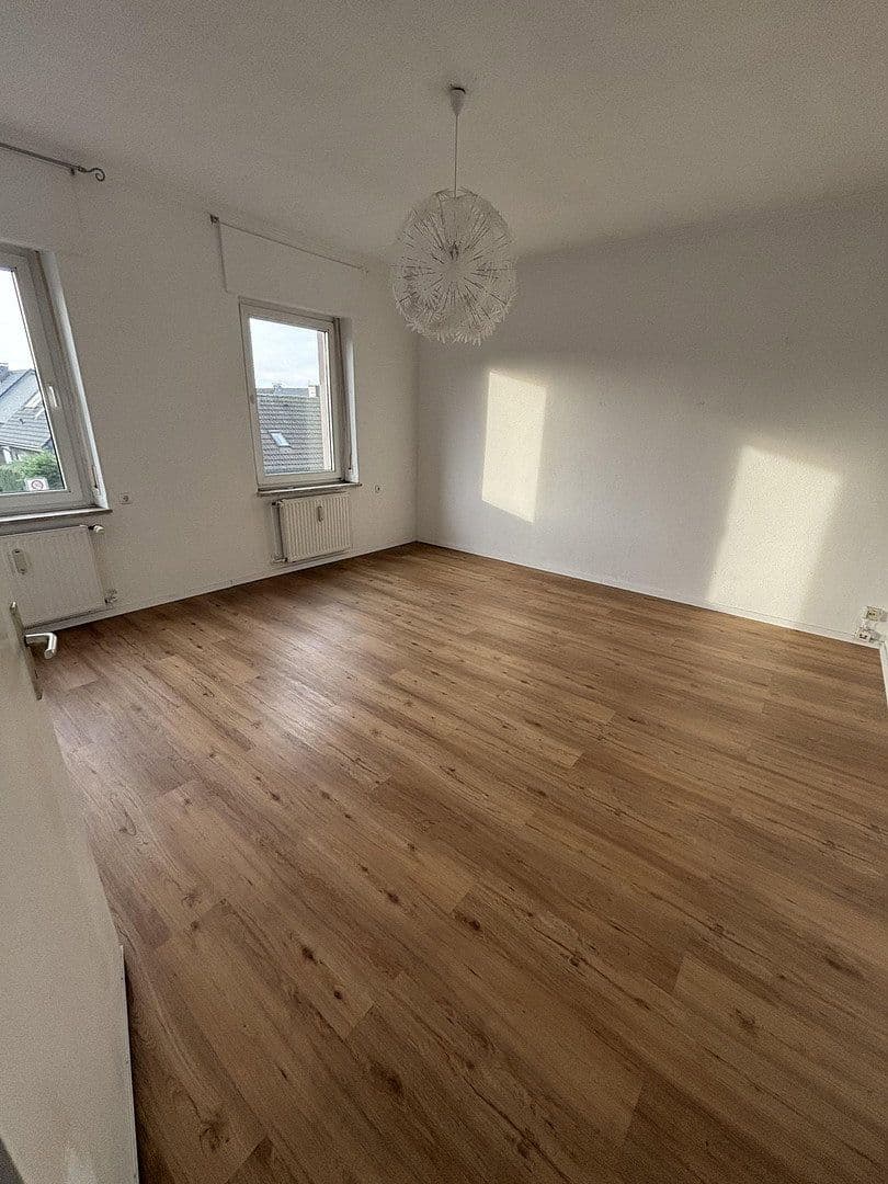 Prodej domu 302 m², pozemek 421 m², Essenberger Str. 217, Moers, Severní Porýní-Vestfálsko Prodej domu 302 m², pozemek 421 m², Essenberger Str. 217, Moers, Severní Porýní-Vestfálsko