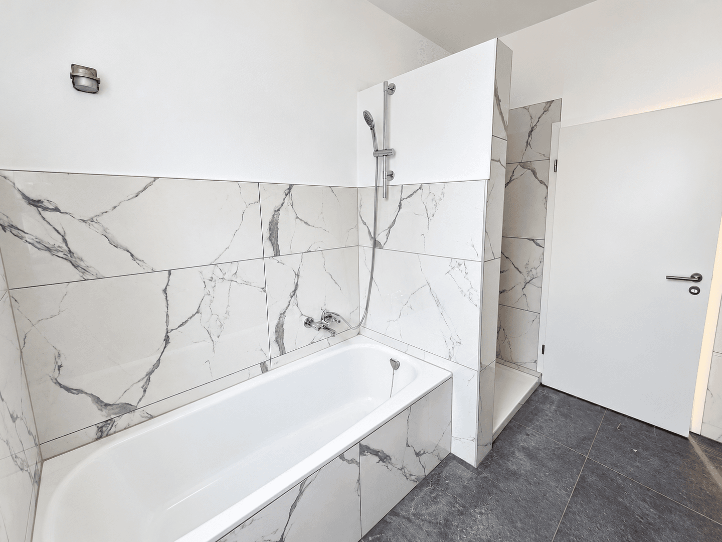 Prodej domu 302 m², pozemek 421 m², Essenberger Str. 217, Moers, Severní Porýní-Vestfálsko Prodej domu 302 m², pozemek 421 m², Essenberger Str. 217, Moers, Severní Porýní-Vestfálsko