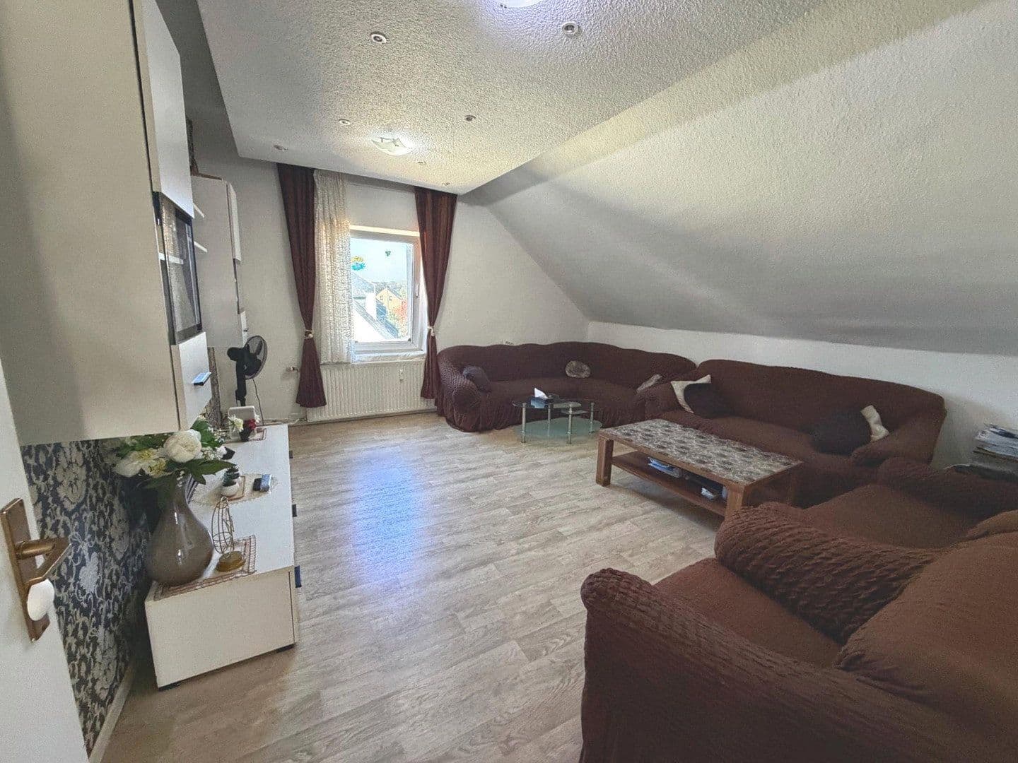 Prodej domu 302 m², pozemek 421 m², Essenberger Str. 217, Moers, Severní Porýní-Vestfálsko Prodej domu 302 m², pozemek 421 m², Essenberger Str. 217, Moers, Severní Porýní-Vestfálsko