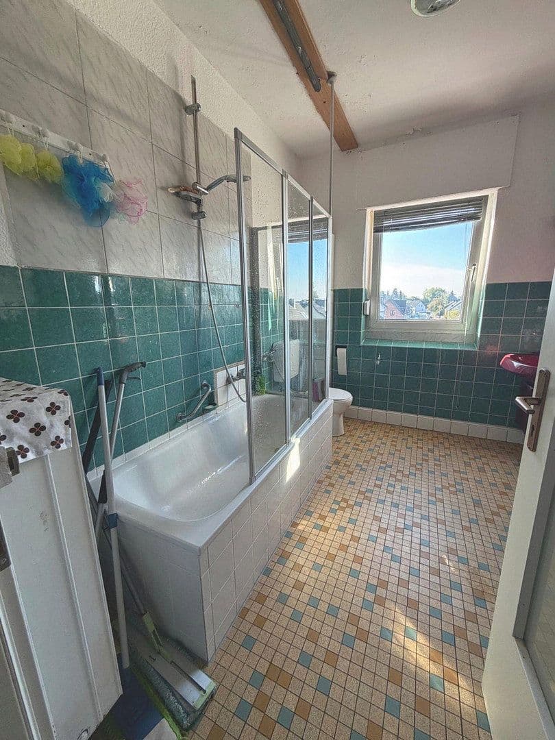 Prodej domu 302 m², pozemek 421 m², Essenberger Str. 217, Moers, Severní Porýní-Vestfálsko Prodej domu 302 m², pozemek 421 m², Essenberger Str. 217, Moers, Severní Porýní-Vestfálsko