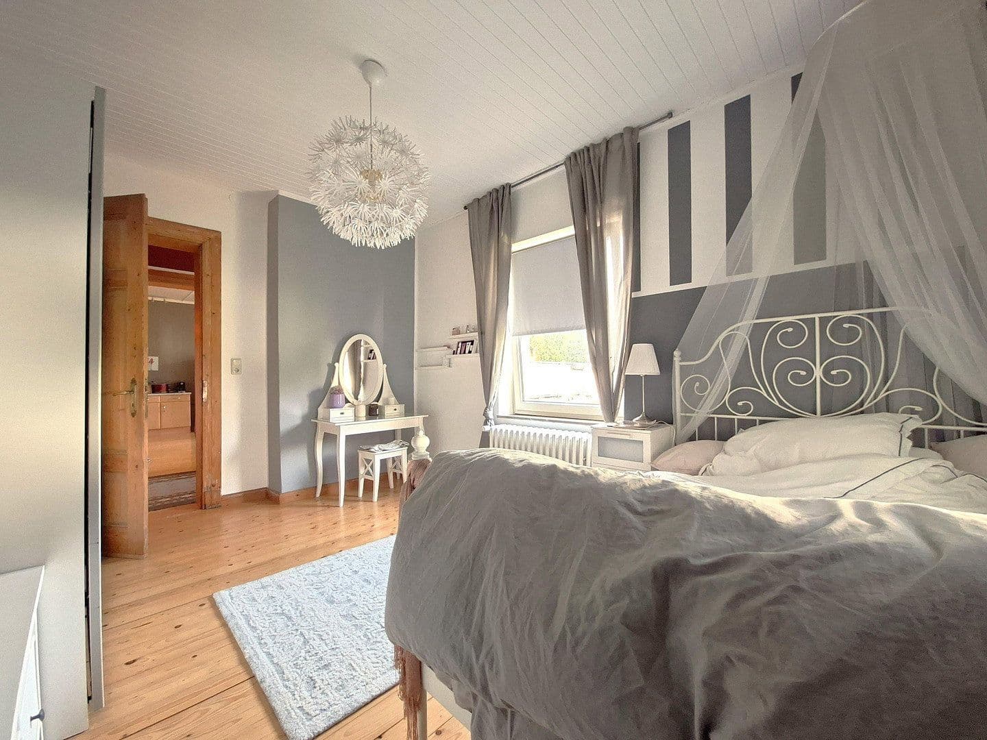 Pronájem bytu 4+1 132 m², Rinteln, Dolní Sasko Pronájem bytu 4+1 132 m², Rinteln, Dolní Sasko