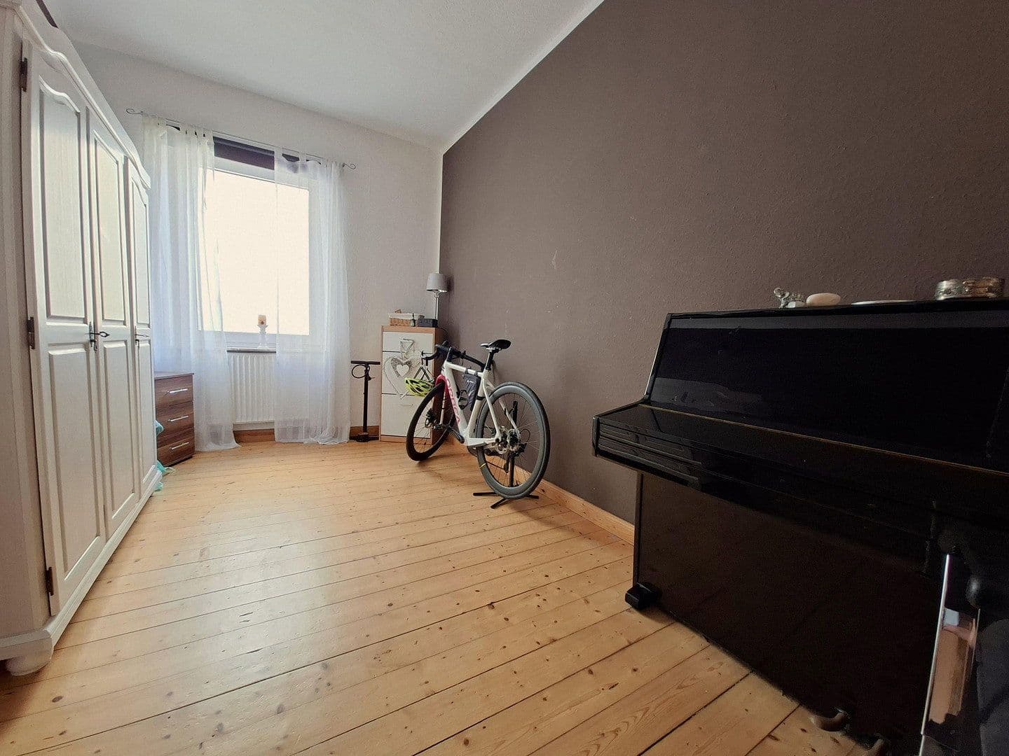 Pronájem bytu 4+1 132 m², Rinteln, Dolní Sasko Pronájem bytu 4+1 132 m², Rinteln, Dolní Sasko