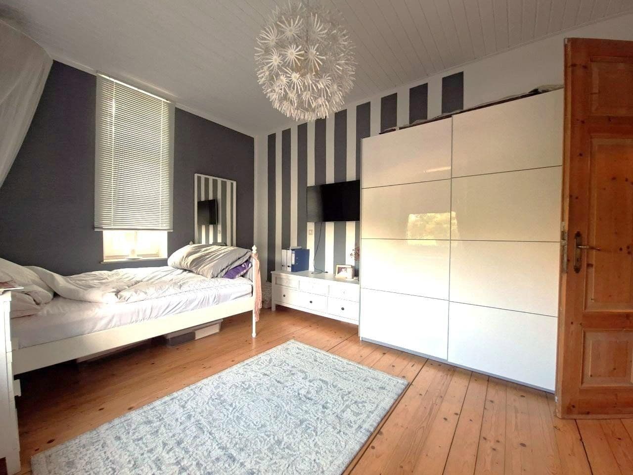 Pronájem bytu 4+1 132 m², Rinteln, Dolní Sasko Pronájem bytu 4+1 132 m², Rinteln, Dolní Sasko
