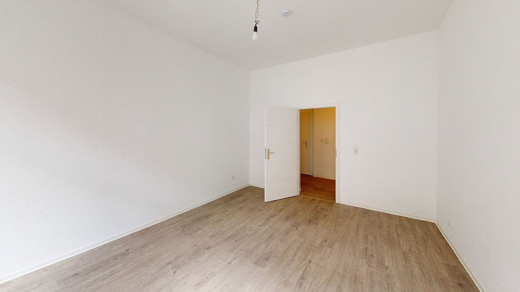 Pronájem bytu 3+1 78 m², Mannheim, Bádensko-Württembersko Pronájem bytu 3+1 78 m², Mannheim, Bádensko-Württembersko
