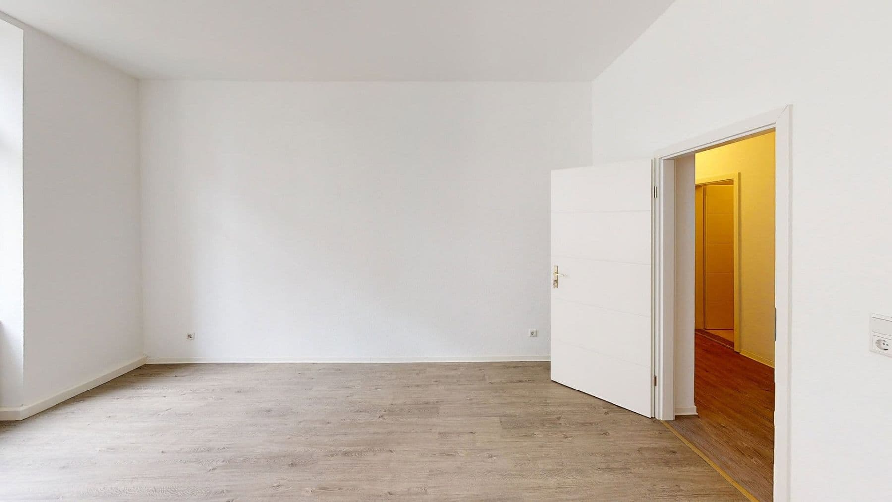 Pronájem bytu 3+1 78 m², Mannheim, Bádensko-Württembersko Pronájem bytu 3+1 78 m², Mannheim, Bádensko-Württembersko