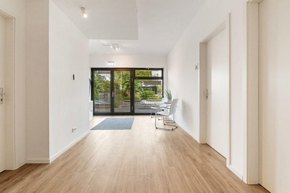 Pronájem kanceláře 23 m², Strandstraße 136, Timmendorfer Strand, Šlesvicko-Holštýnsko Pronájem kanceláře 23 m², Strandstraße 136, Timmendorfer Strand, Šlesvicko-Holštýnsko