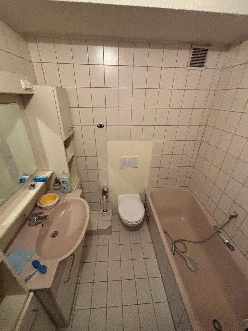 Prodej bytu 3+1 70 m², Düsseldorf, Severní Porýní-Vestfálsko Prodej bytu 3+1 70 m², Düsseldorf, Severní Porýní-Vestfálsko