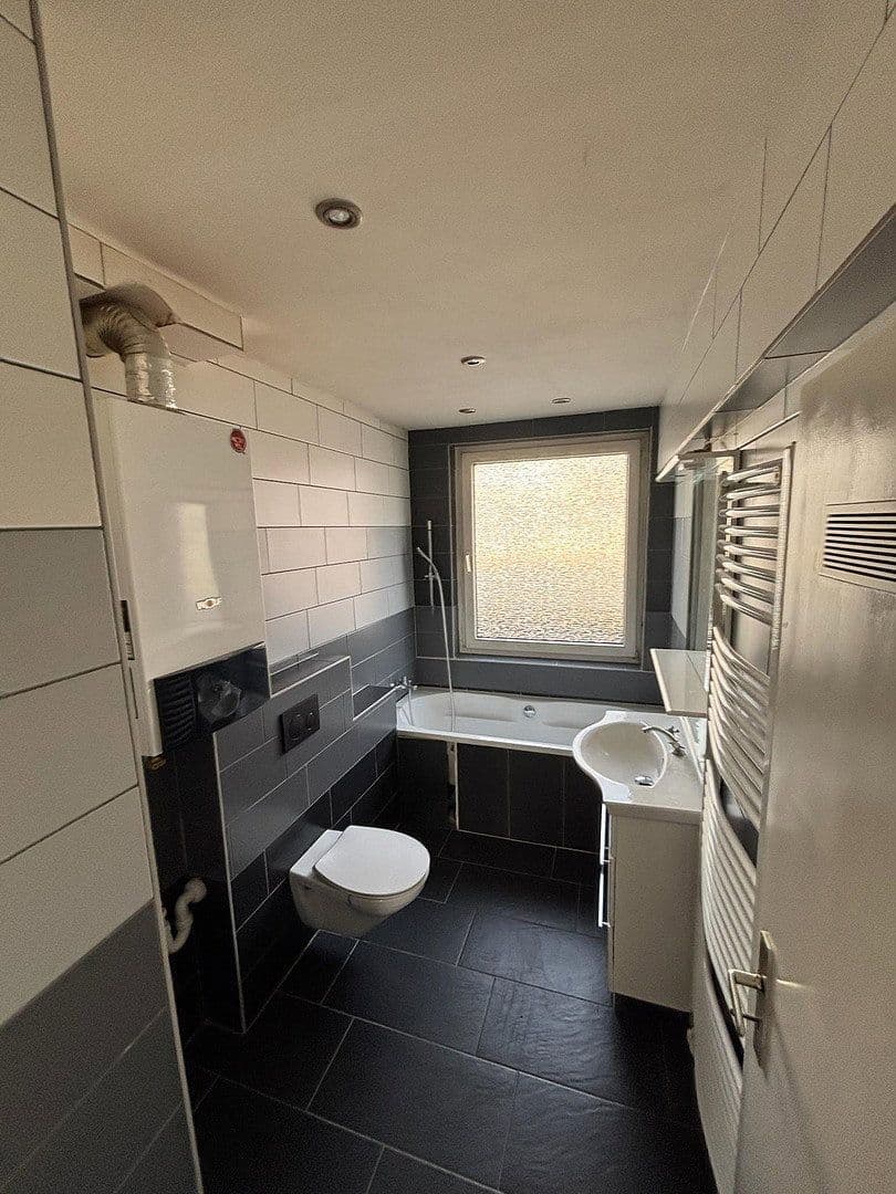 Prodej bytu 2+kk 65 m², Düsseldorf, Severní Porýní-Vestfálsko Prodej bytu 2+kk 65 m², Düsseldorf, Severní Porýní-Vestfálsko
