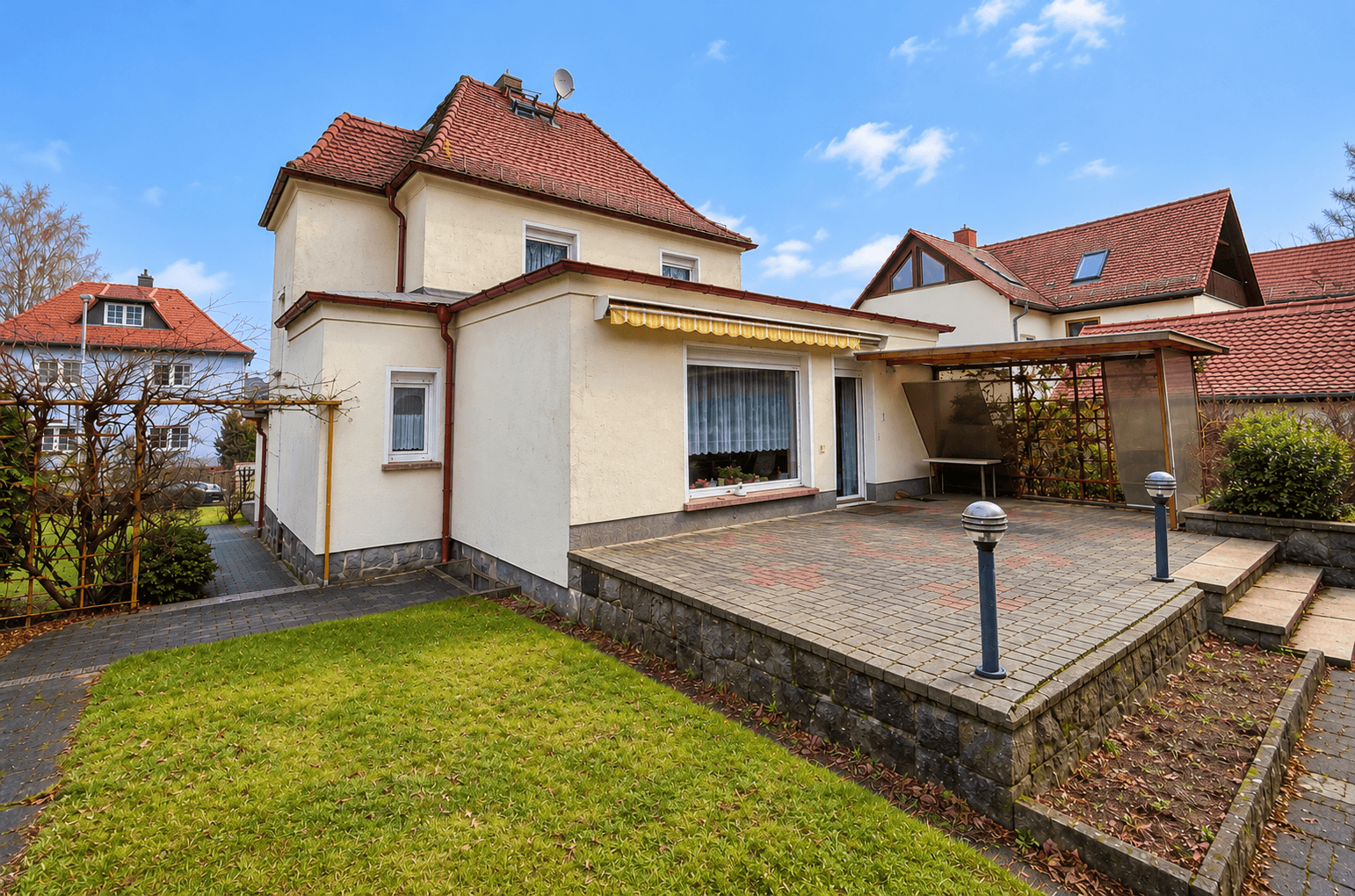 Pronájem domu 130 m², pozemek 980 m², Dresden Weixdorf, Sasko Pronájem domu 130 m², pozemek 980 m², Dresden Weixdorf, Sasko