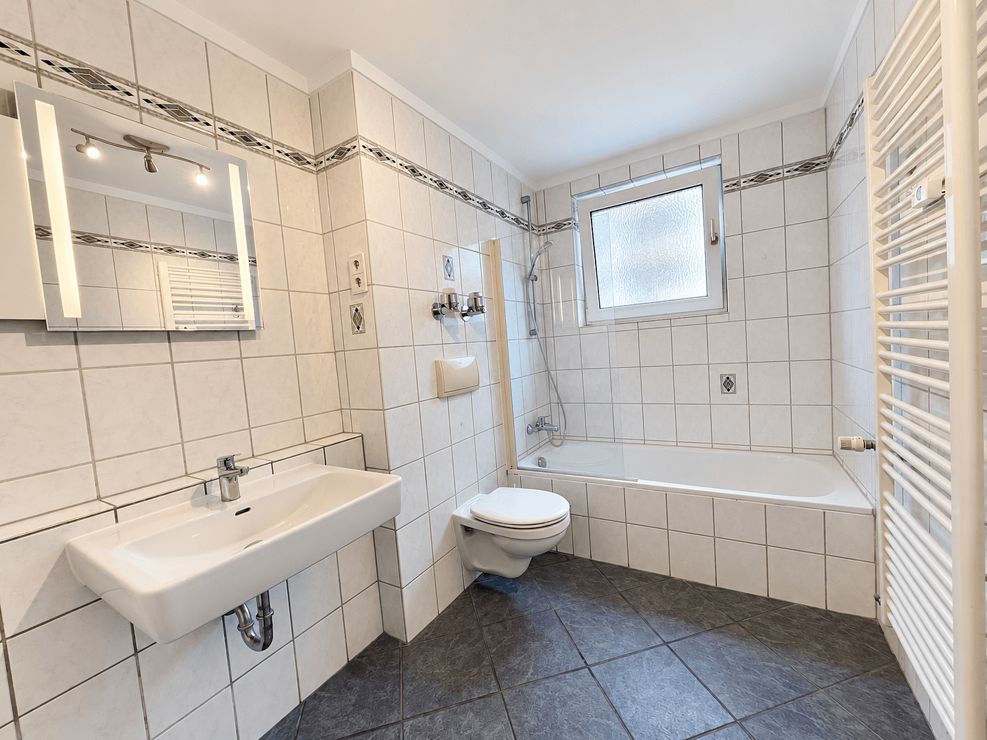 Pronájem bytu 5+1 112 m², Herzogenaurach, Bavorsko Pronájem bytu 5+1 112 m², Herzogenaurach, Bavorsko