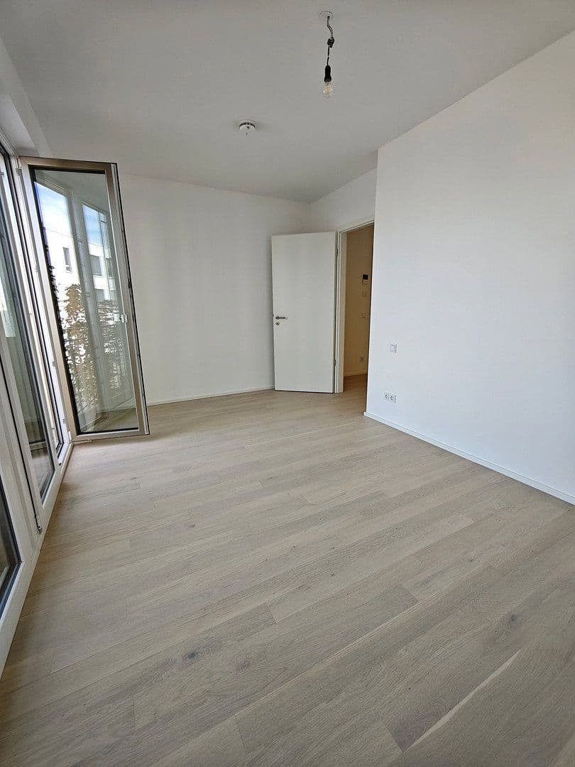 Pronájem bytu 2+1 57 m², Lilli-Kurowski-Straße 9, München, Bavorsko Pronájem bytu 2+1 57 m², Lilli-Kurowski-Straße 9, München, Bavorsko