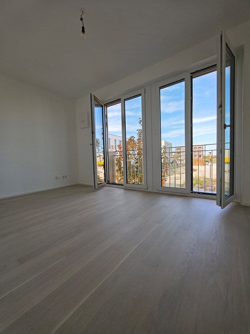 Pronájem bytu 2+1 57 m², Lilli-Kurowski-Straße 9, München, Bavorsko Pronájem bytu 2+1 57 m², Lilli-Kurowski-Straße 9, München, Bavorsko