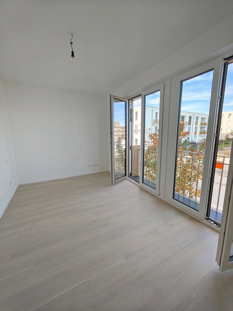 Pronájem bytu 2+1 57 m², Lilli-Kurowski-Straße 9, München, Bavorsko Pronájem bytu 2+1 57 m², Lilli-Kurowski-Straße 9, München, Bavorsko